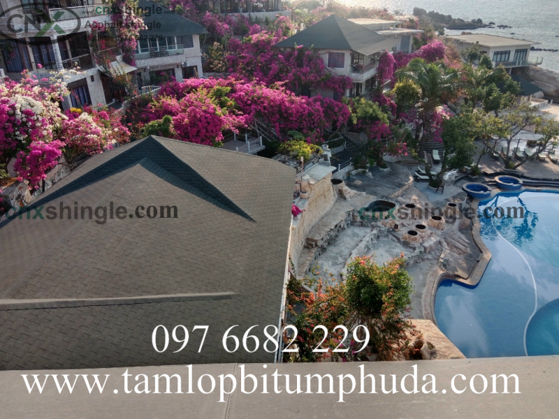 Ngói bitum phủ đá CNX cho khu du lịch gần biển